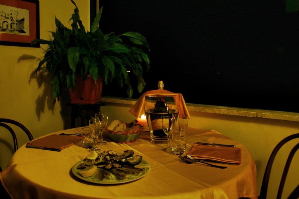 Albergo Delle Rose Pozzuoli Exteriör bild